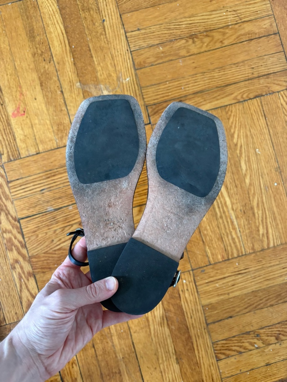 Reformation Black Thong Slim-Strap Square-Toe Sandals - Picture 4 of 4